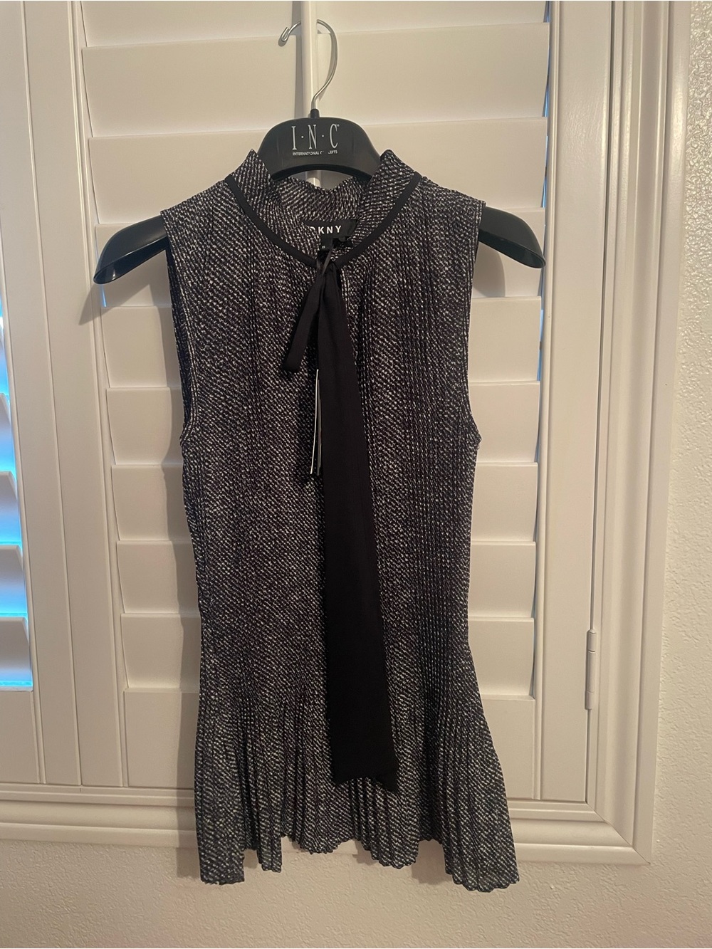 DKNY Black & White Tie-Neck Pleated Mini Top